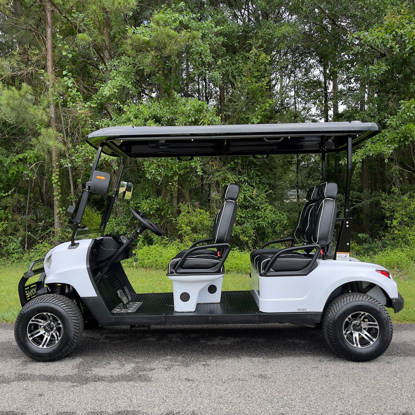 2023 Voyager Explorer 4-Passenger Forward-Facing Non-Lifted Fresh Powder